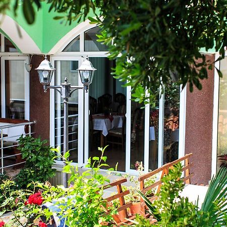 Hotel Hoti Ulcinj Esterno foto