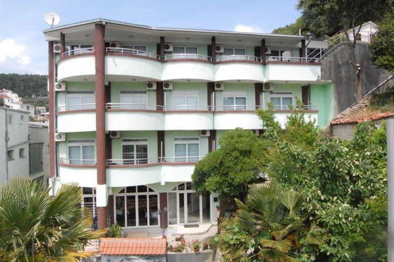 Hotel Hoti Ulcinj Esterno foto