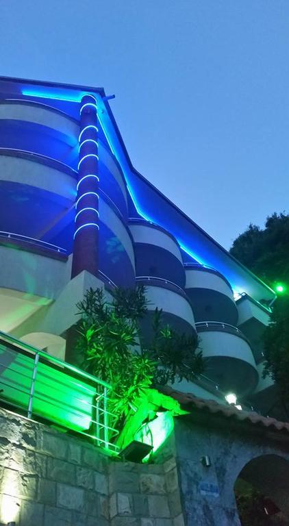 Hotel Hoti Ulcinj Esterno foto