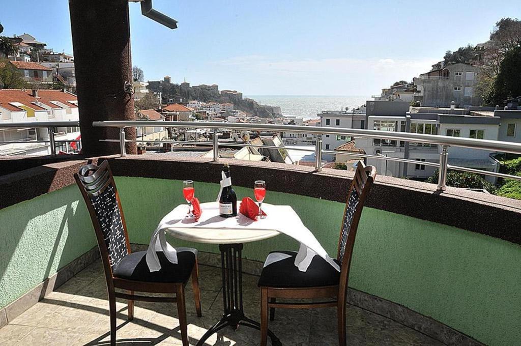 Hotel Hoti Ulcinj Esterno foto