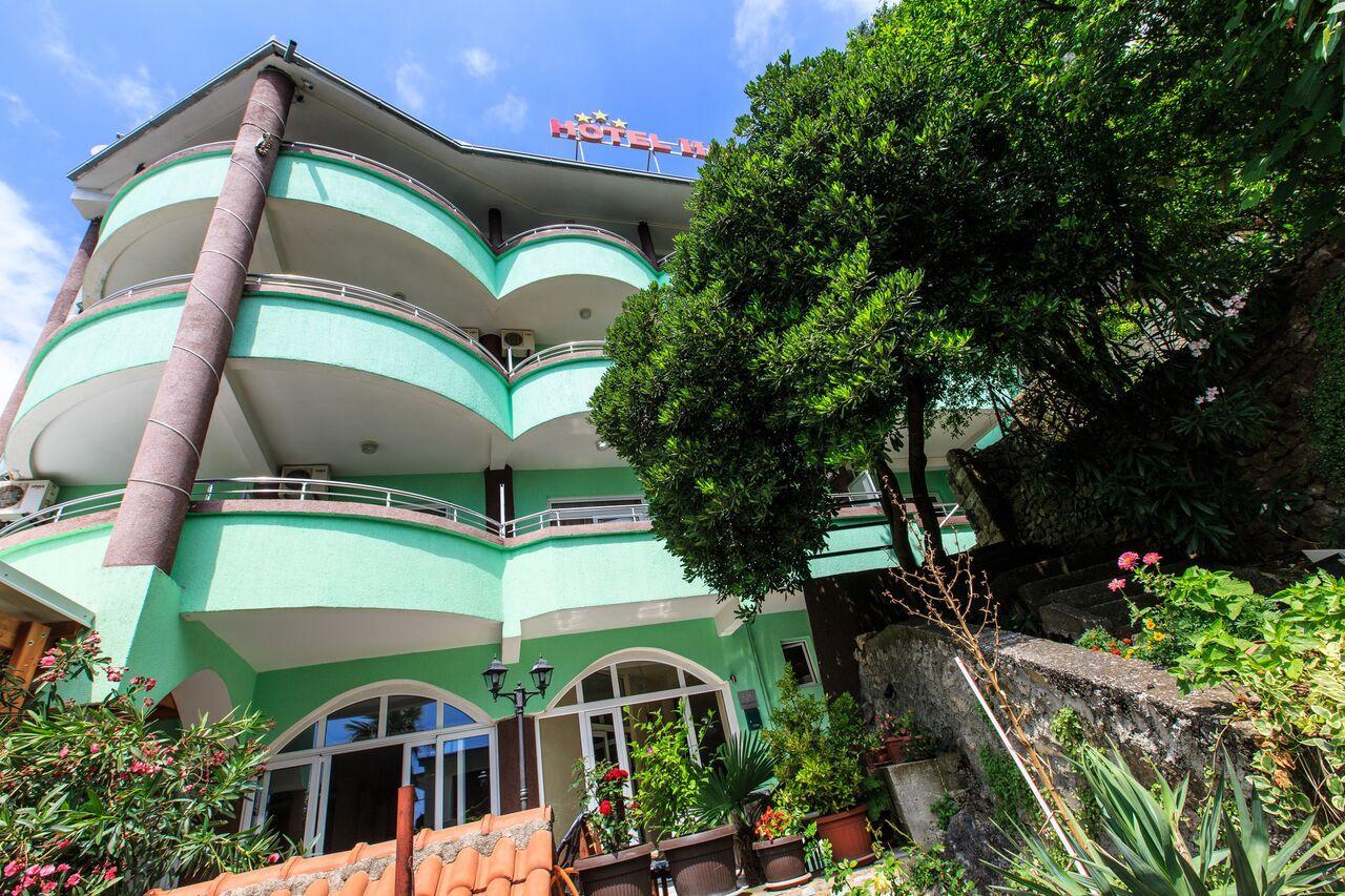 Hotel Hoti Ulcinj Esterno foto