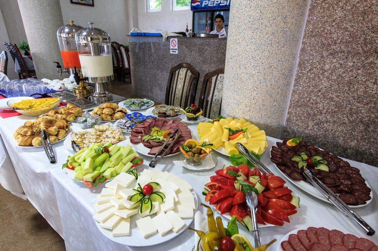 Hotel Hoti Ulcinj Esterno foto