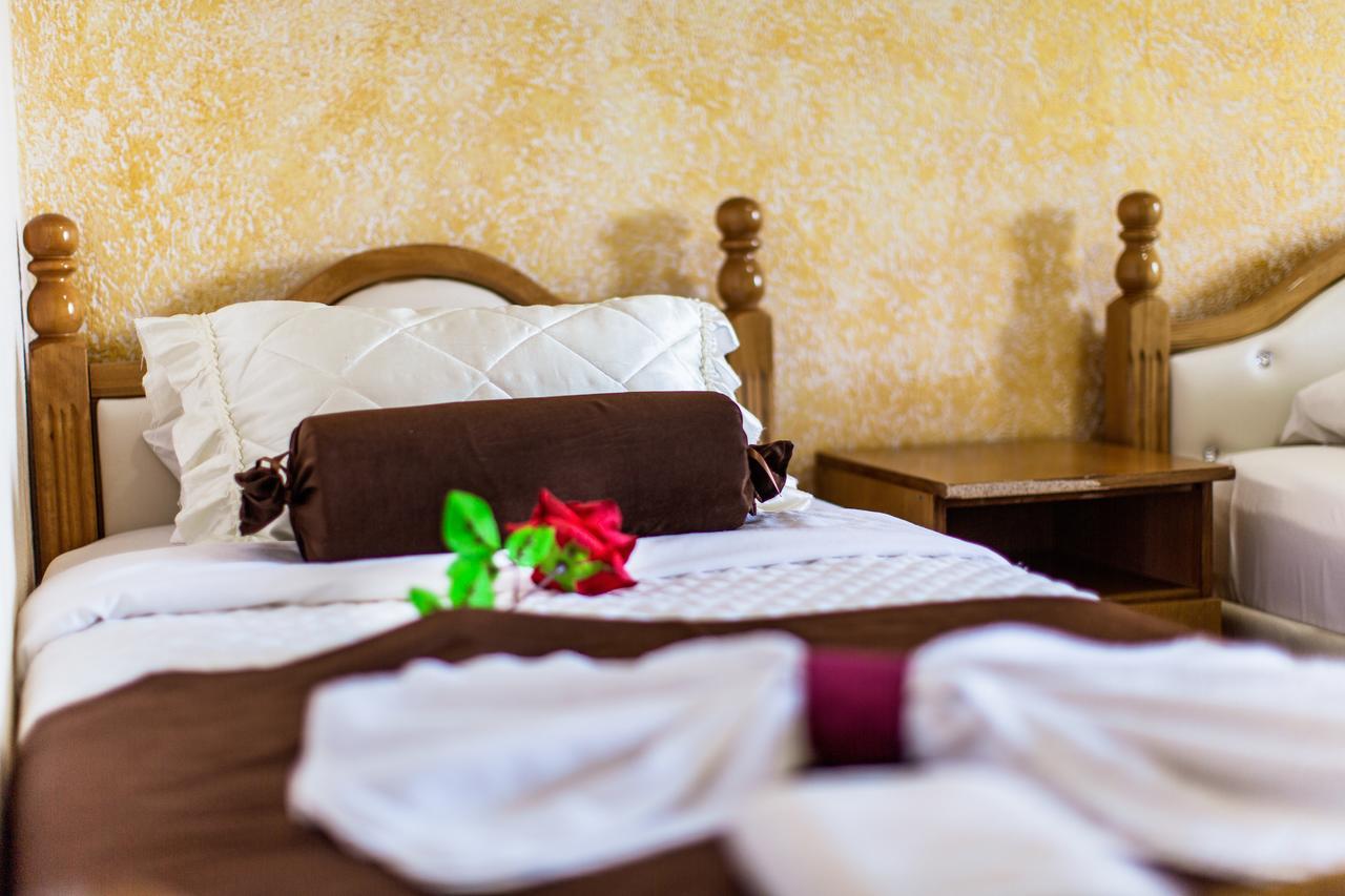 Hotel Hoti Ulcinj Esterno foto