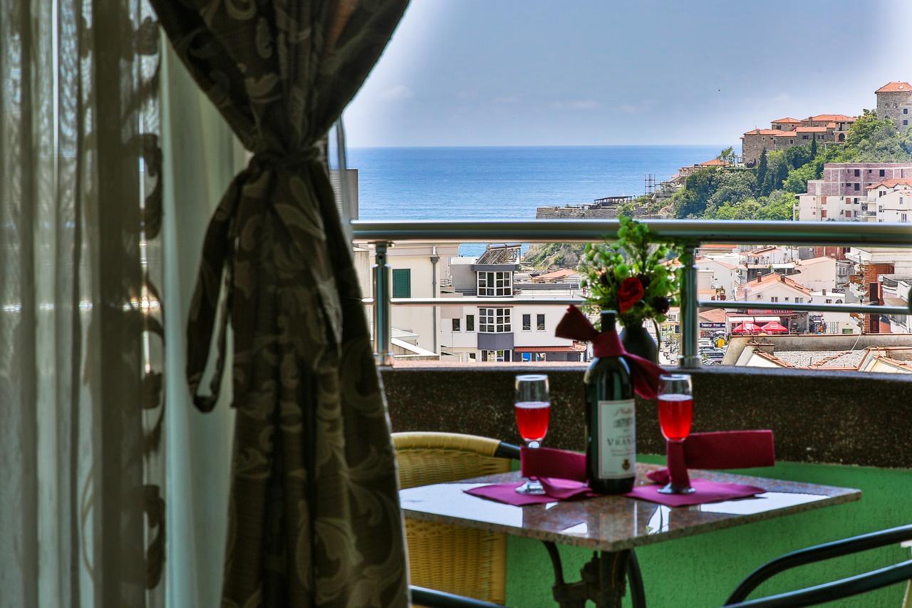 Hotel Hoti Ulcinj Esterno foto