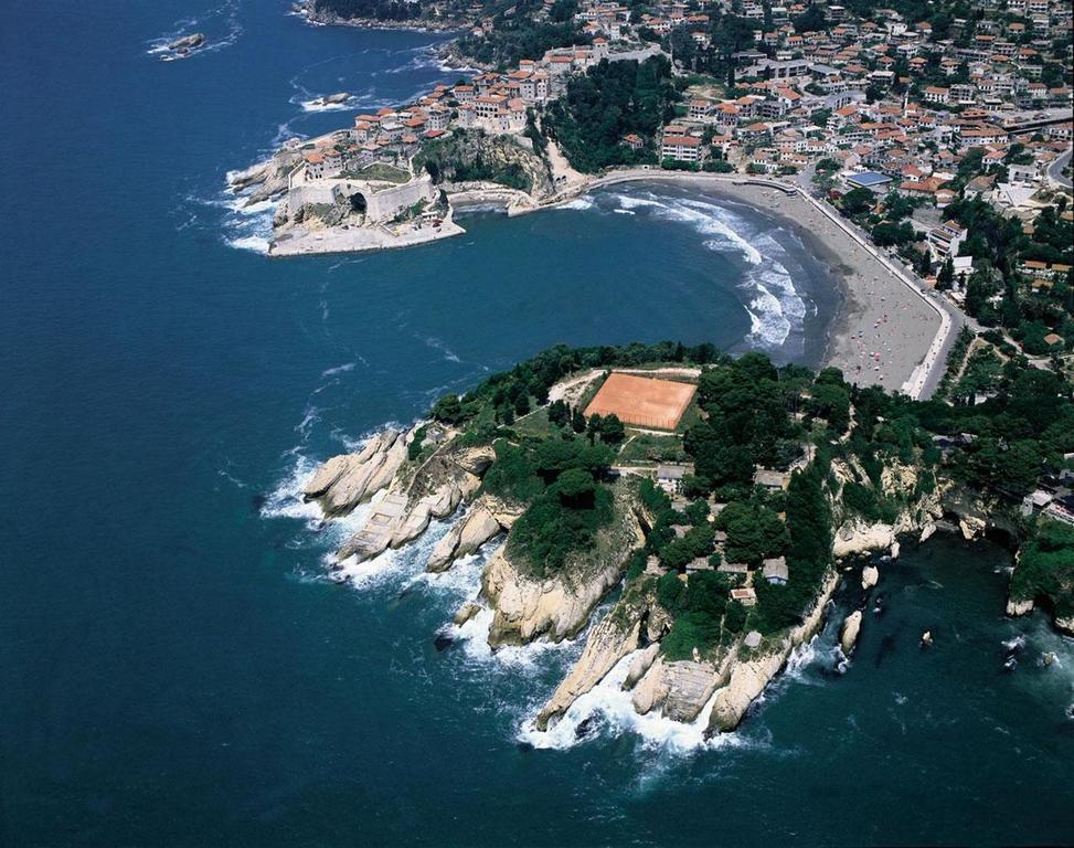 Hotel Hoti Ulcinj Esterno foto