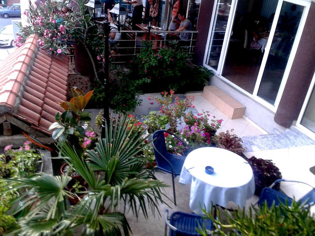 Hotel Hoti Ulcinj Esterno foto